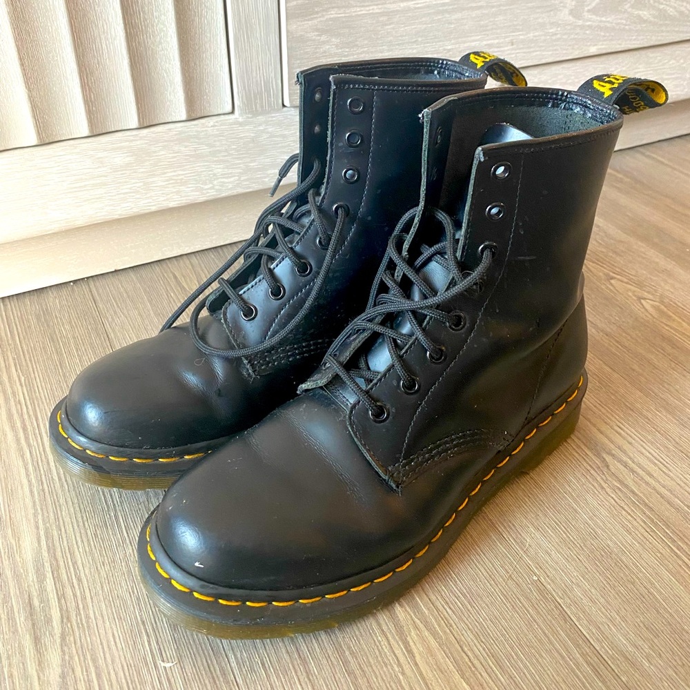 Dr Martens original black boot